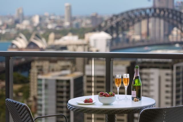 2 Bedroom Balcony Harbour View Suite