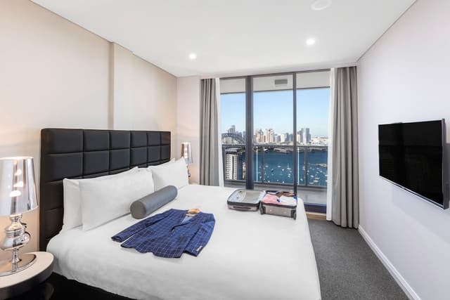 2 Bedroom Balcony Harbour View Suite