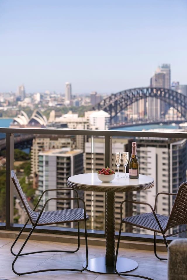 2 Bedroom Balcony Harbour View Suite