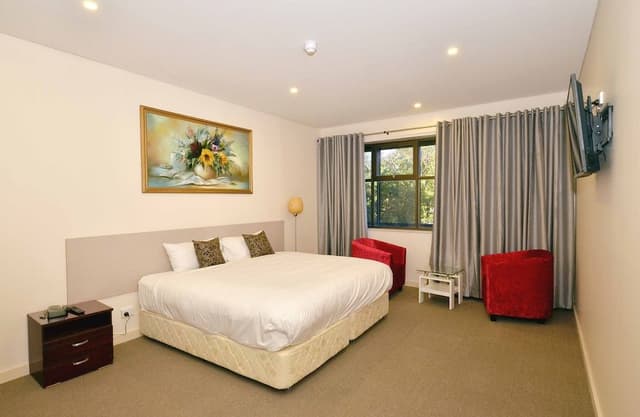 Deluxe King Room