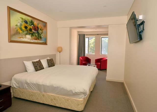 Deluxe Family Room
