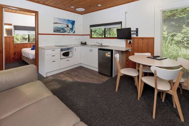 Standard Cabin Max 5