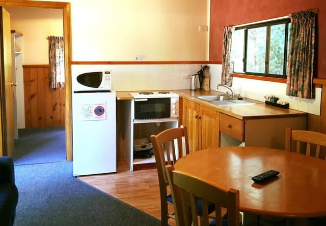 Standard Cabin Max 5