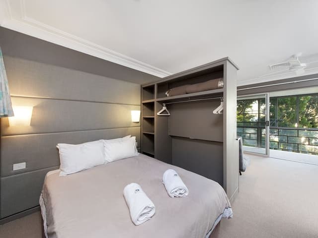 Queen Room 2 with Shared Balcony, Non Smoking