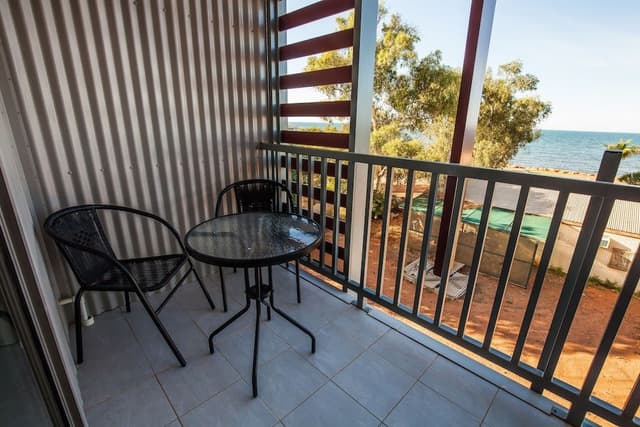 Standard Queen Room – Ocean View