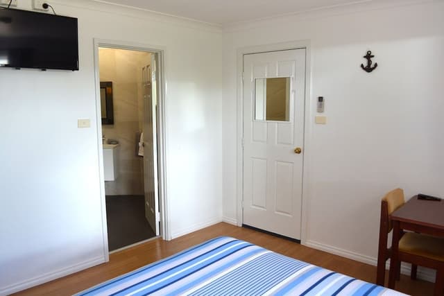 Queen Spa Room