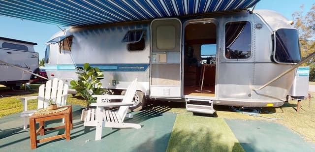 Sovereign Airstream Caravan (Shared Toilet)