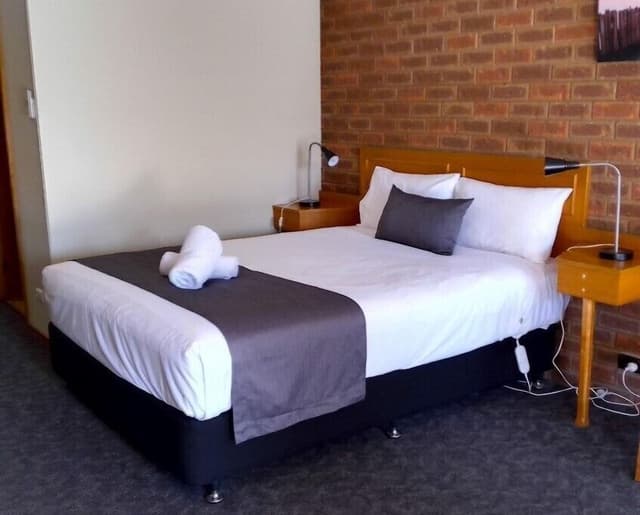 Comfort Queen Room