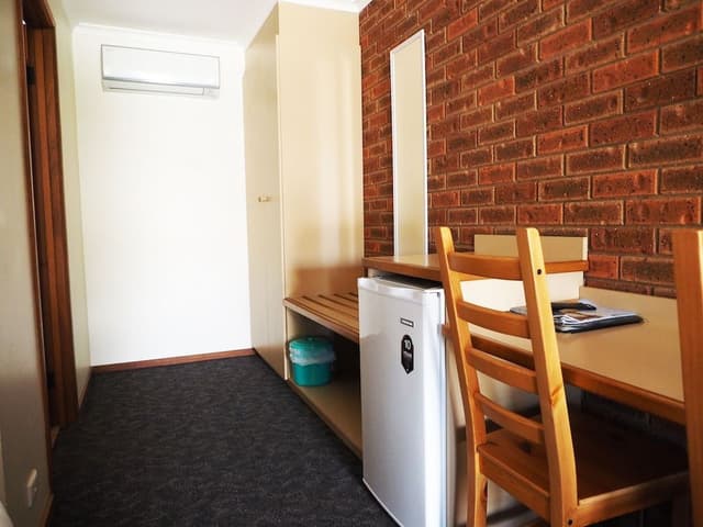 Comfort Queen Room