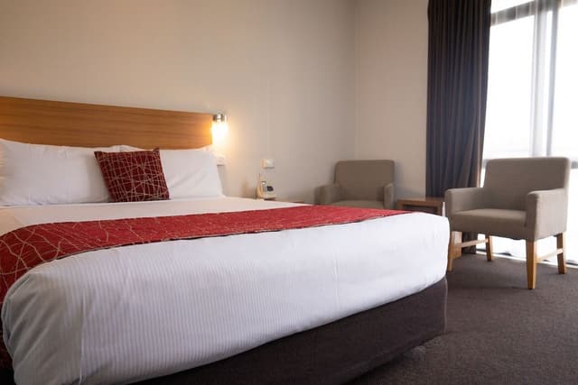 Standard Queen Room