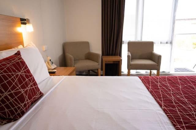 Standard Queen Room