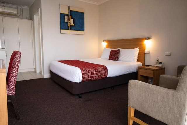 Standard Queen Room