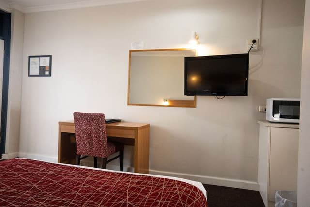Standard Queen Room
