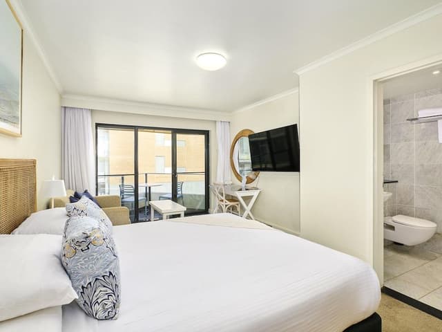 Standard Room, 1 King Bed