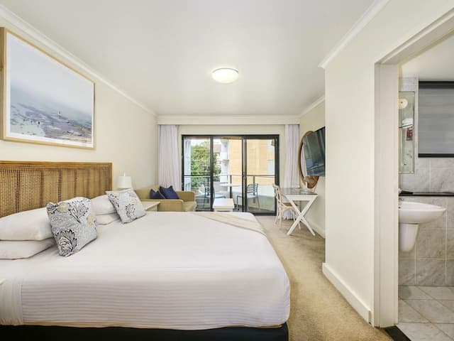 Standard Room, 1 King Bed
