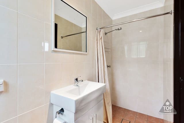 Standard Suite, 1 Bedroom, Non Smoking, Kitchenette (s/c villa 1 queen and 3 bunks)