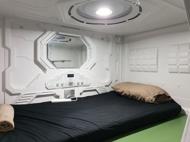 Capsule Pod