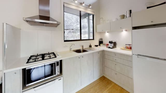 Romantic Villa, 1 King Bed, Fireplace, Mountain View (Lowanna)