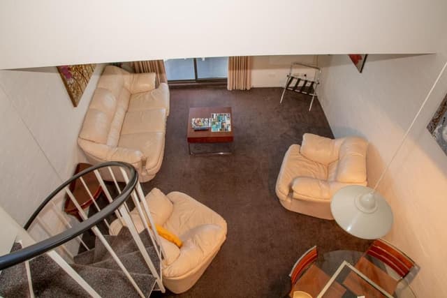 One Bedroom Loft with Free Wifi and Parking