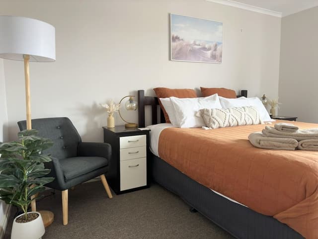Deluxe Studio Suite, 1 King Bed
