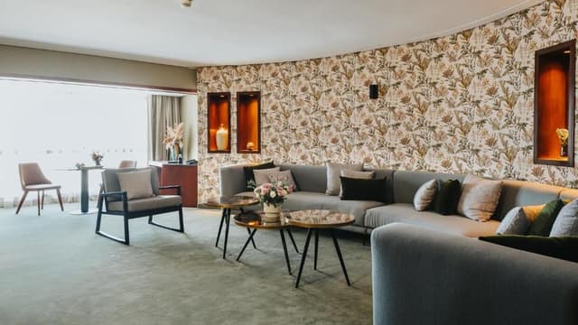 Suite (2 Adults)