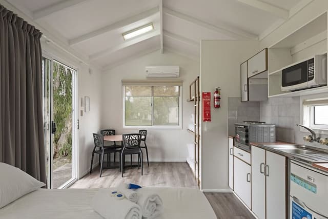 Standard Cabin (Sleeps 4)