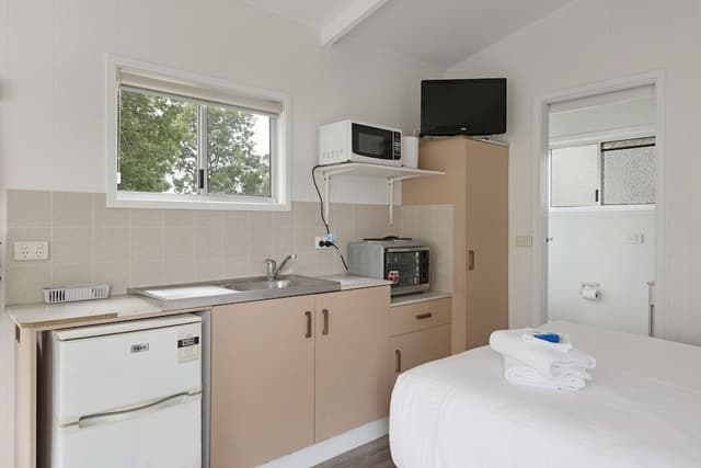 Standard Cabin (Sleeps 2)