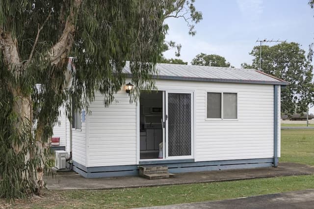 Standard Cabin (Sleeps 4)