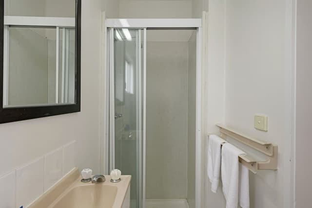 Standard Cabin (Sleeps 2)
