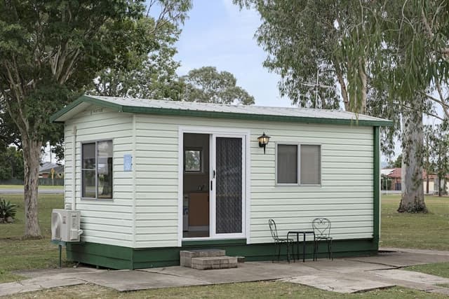 Standard Cabin (Sleeps 2)
