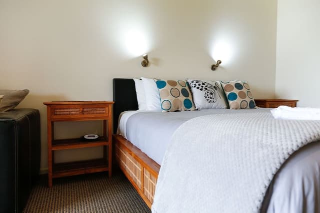 Panoramic Studio Suite, 1 King Bed, Mountain View