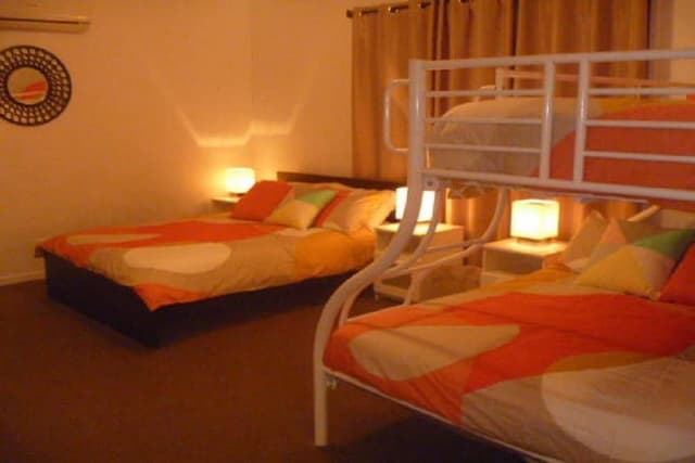 Family House, 5 Bedrooms, 2 Bathrooms