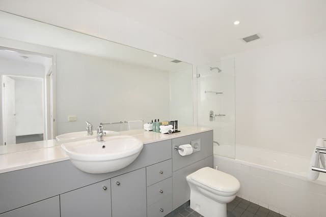 3 Bedroom 2 Bathroom Apartment