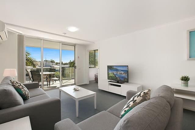 2 Bedroom 2 Bathroom Pool View Apartment