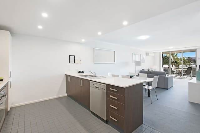 2 Bedroom 2 Bathroom Pool View Apartment