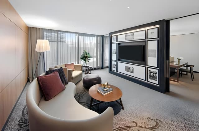 Jewel City Spa Suite