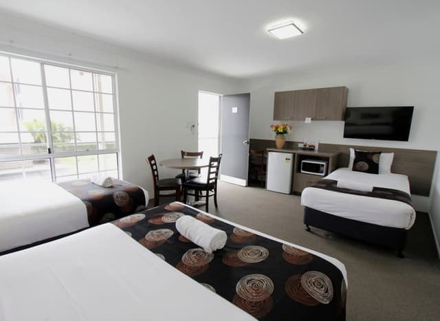 Family Room, Multiple Beds