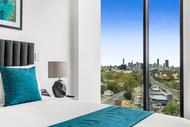 Studio City View Suite Queen