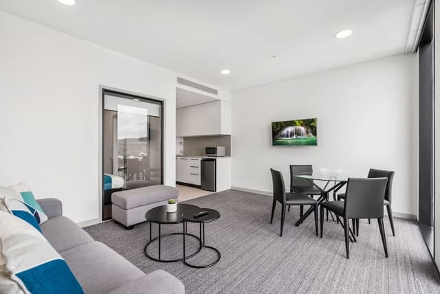 1 Bedroom Suite