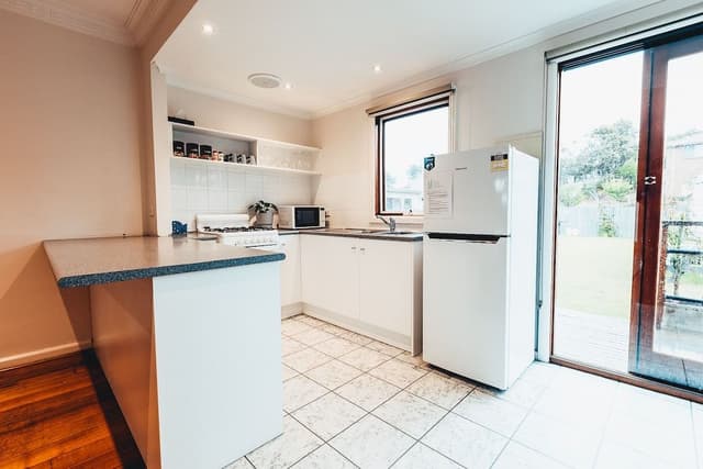 2 Bedroom Apartment (Dundas)
