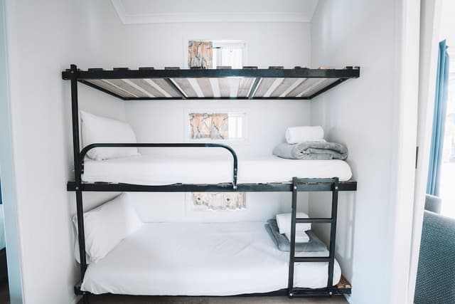1 Bedroom Cabin - Sleeps 4