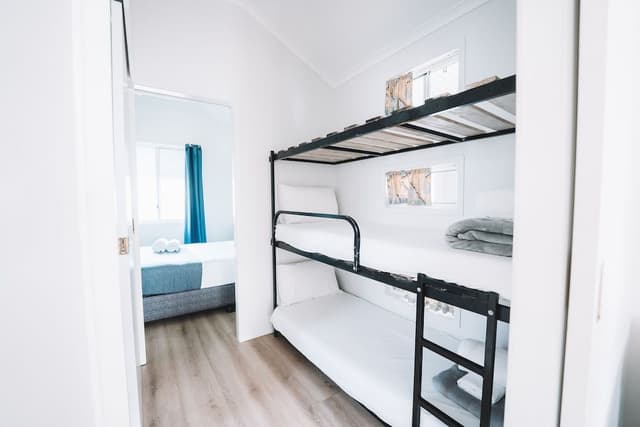 1 Bedroom Cabin - Sleeps 4