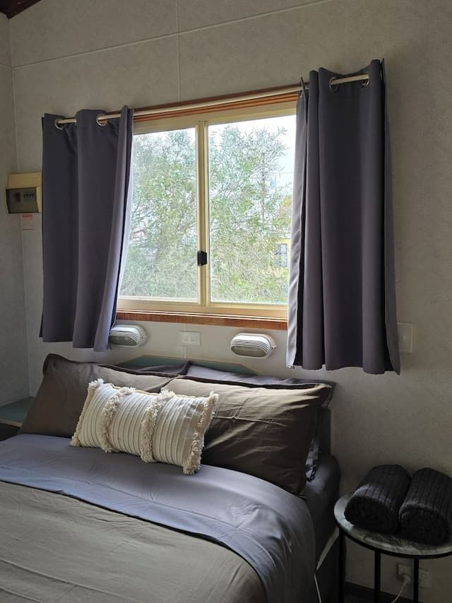 Piccadilly Cottage