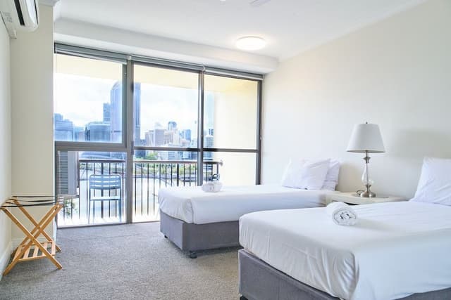 Deluxe Riverview Apartment