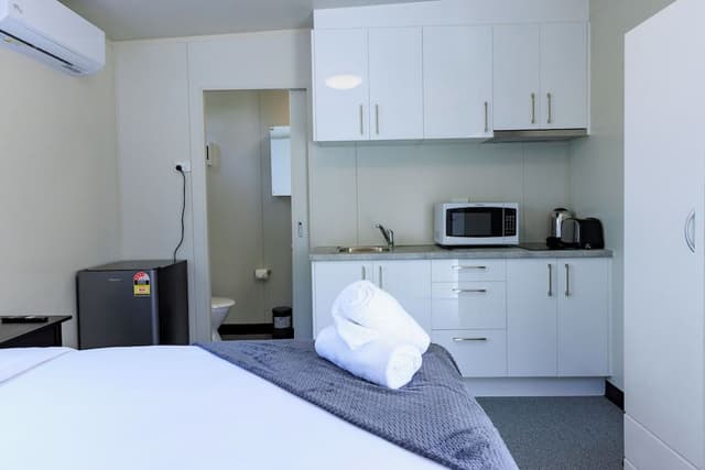 Studio, 1 Queen Bed