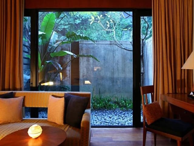Deluxe Double Room, City View (Include French Dinner and American Breakfast)