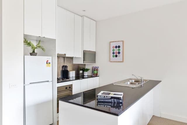 Izzy : 2 Bedroom 2 Bathroom Family Apartment