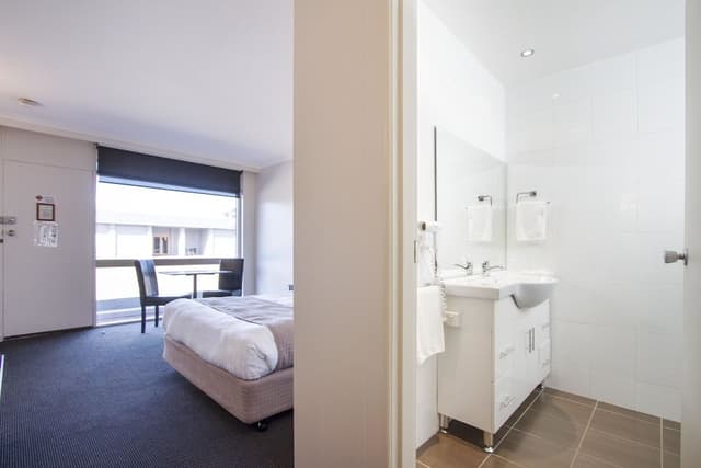 Standard Queen Room