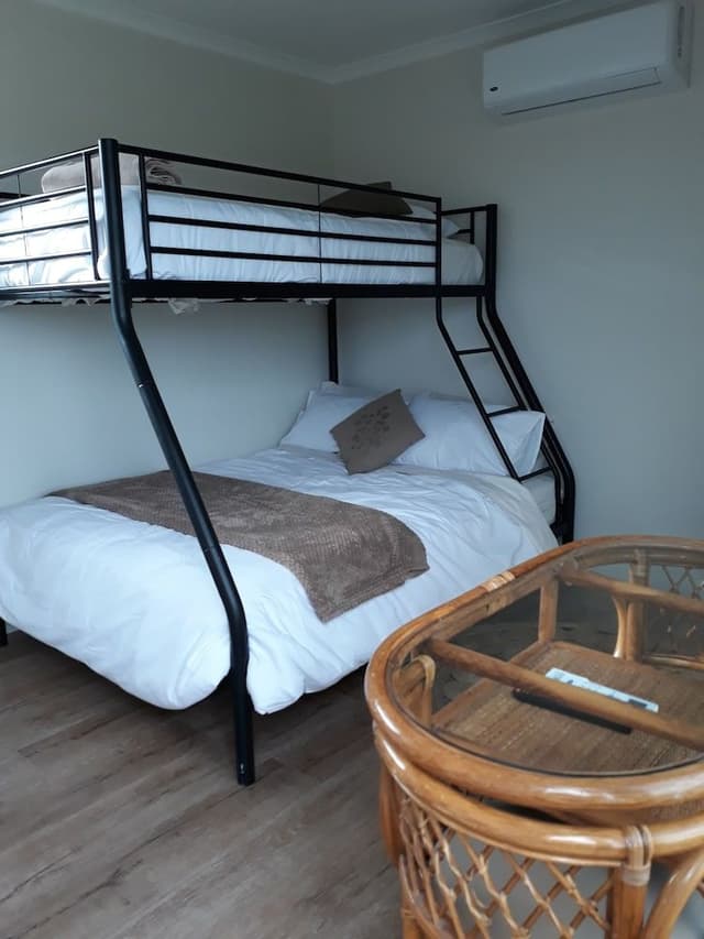 Design Cabin, 2 Bedrooms, Kitchenette, Courtyard View