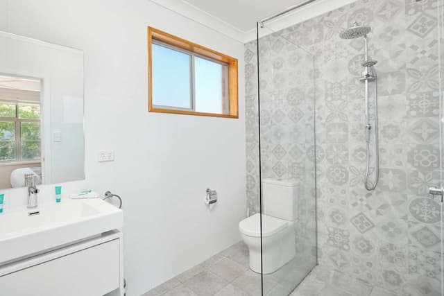 Deluxe Studio, 1 King Bed, Kitchenette